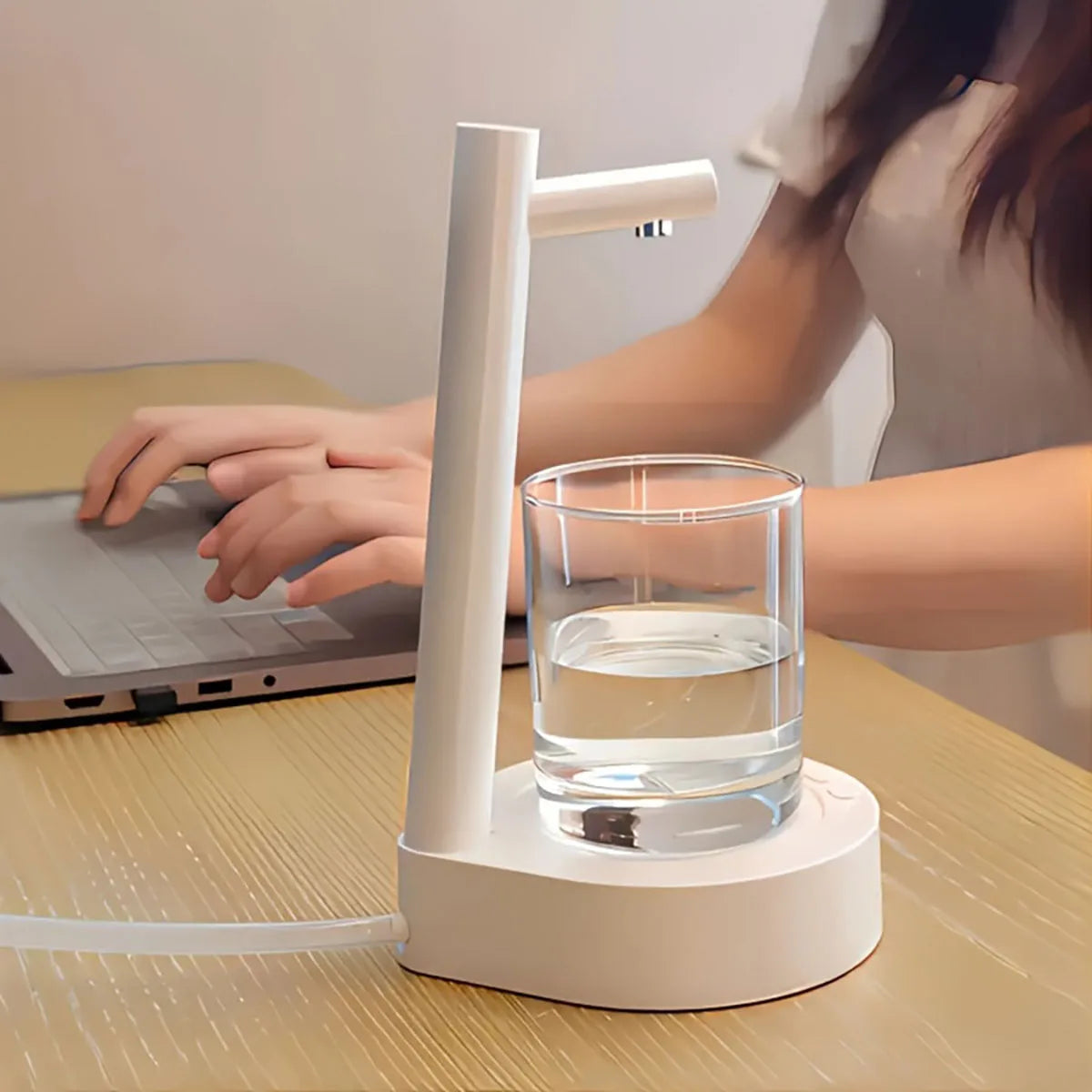 Rechargeable smart desktop water pump