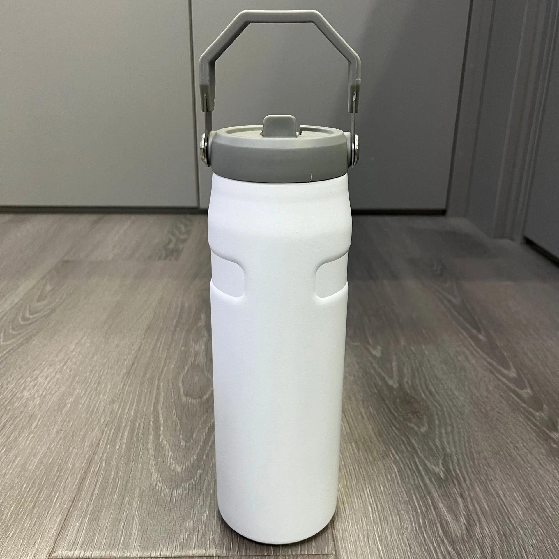 BPA-Free 304 Stainless Steel Vacuum Bottle with Straw & Handle, Leak-Proof Double-Layer Thermos for Hot/Cold Drinks